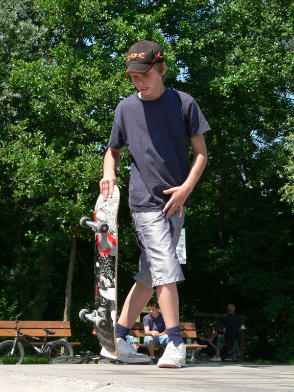 Kind_mit_Skateboard_KM3