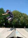 Junge_mit_Inline_Skates_Combi_Pipe_KM3
