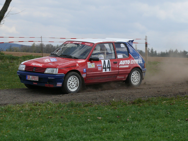 Peugeot_205_Gti